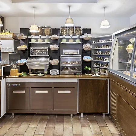 Hotell Rocca Della Sena 4*