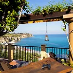 Rocca Della Sena 4* تروبيا