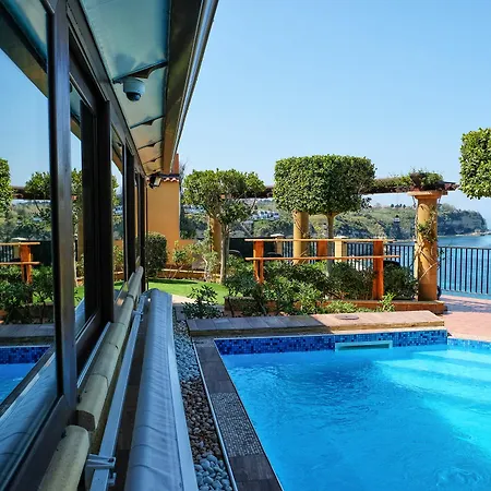 Rocca Della Sena 호텔