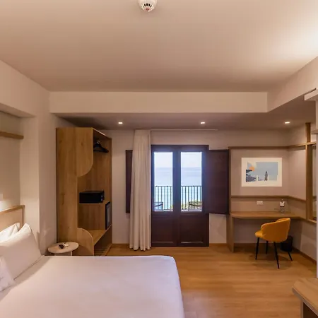 로카 델라 세나 호텔 4*