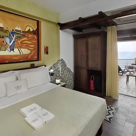 Rocca Della Sena Hotel 4*