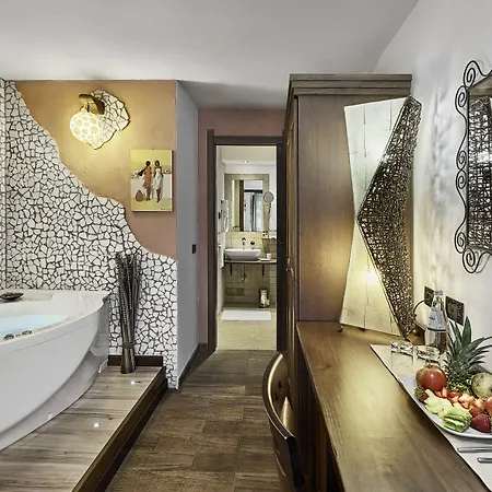 Rocca Della Sena 호텔