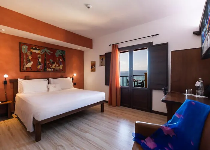 罗卡德拉塞纳酒店 特罗佩阿