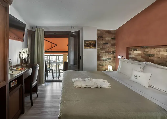 罗卡德拉塞纳酒店 特罗佩阿