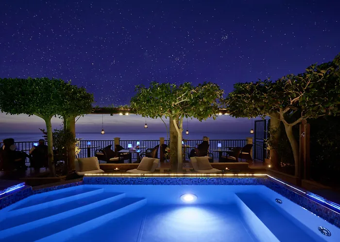 罗卡德拉塞纳酒店 特罗佩阿