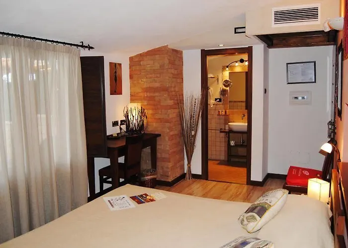 罗卡德拉塞纳酒店 4* 特罗佩阿